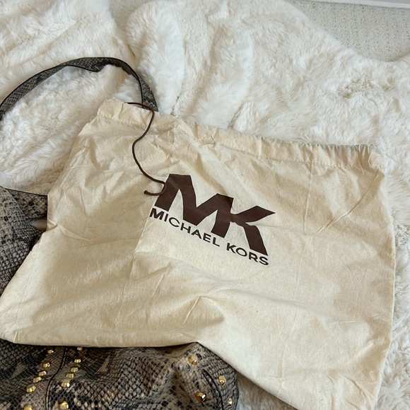 Michael Kors Uptown Astor Bag Snakeskin Print - Picture 14 of 14